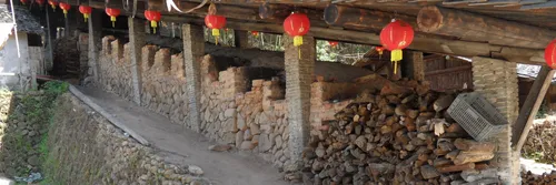 A modern working ‘dragon kiln’ in the Longquan area in China