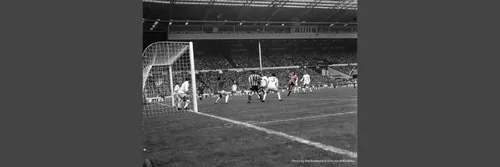Black and white photo of Ian Porterfield's winning goal for Sunderland Football Club in the 1973 FA Cup Final