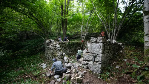 Excavating the Tomić camp, September 2020