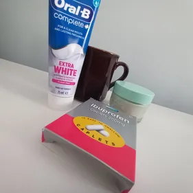 Toothpaste facemask ibuprofen