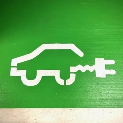 A cartoon drawing of an electric car