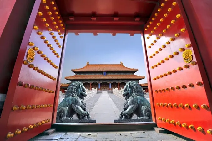 Chines dragon statues a the Imperial Palace Beijing
