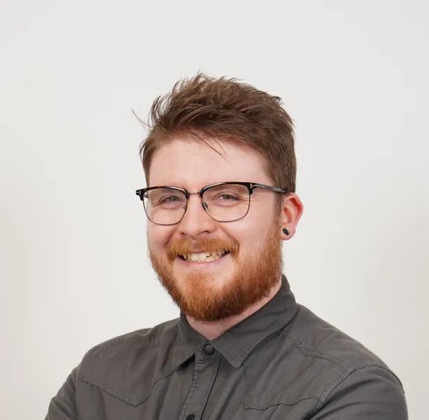 Headshot of Thomas Bradford