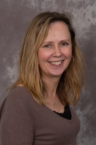 A headshot of Dr Jennifer King
