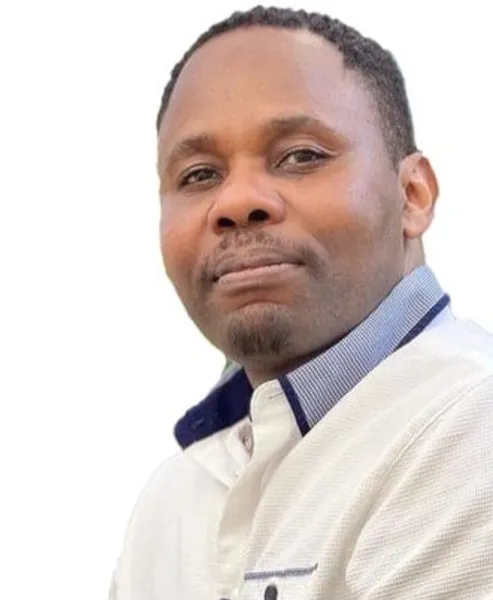 Headshot of Dr Stephen Chivasa