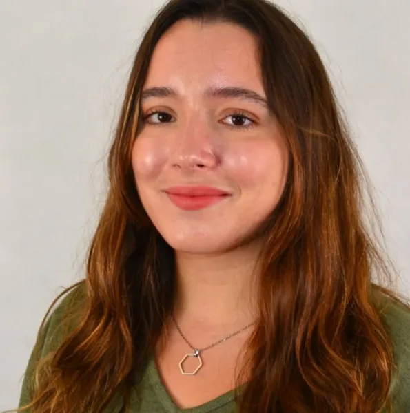 A headshot of Leah Parry