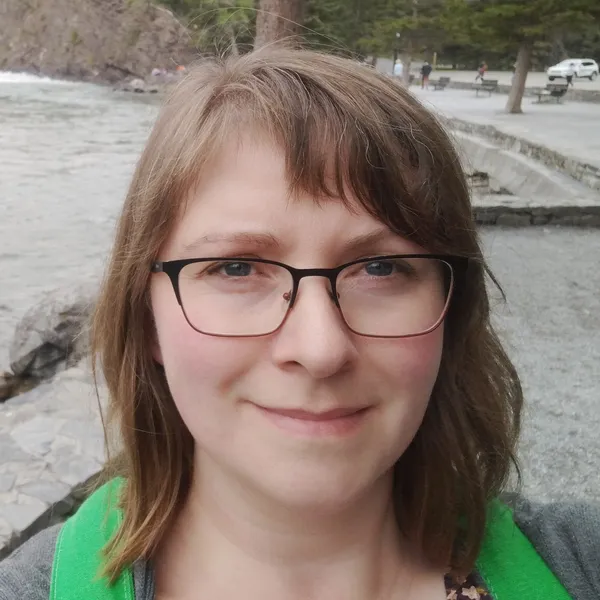 A headshot of Rachel Oughton