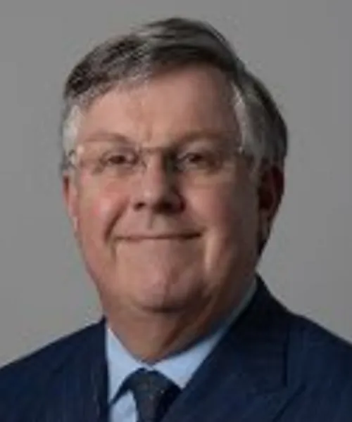 Head shot of alumnus Ian Carter