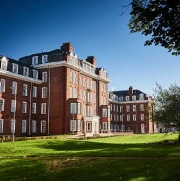 Ustinov College