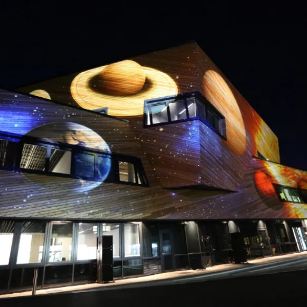 Images of planets projected onto the Ogden Centre