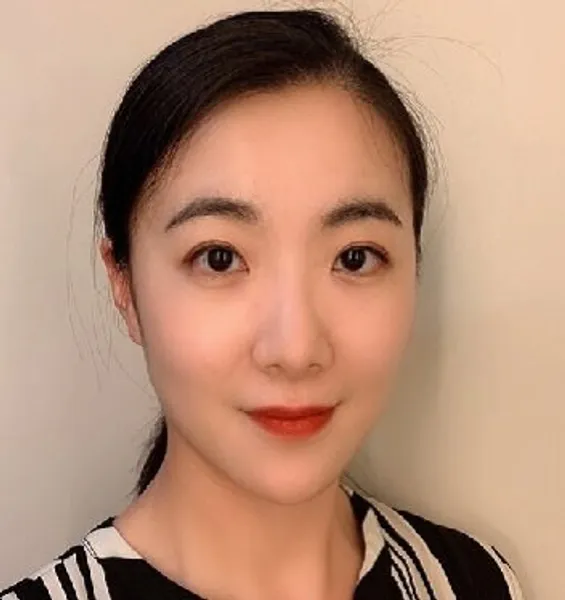 Headshot of Dr Janey Zheng
