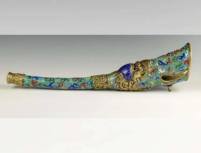 Cloisonné Tibetan Buddhist horn, 19th century