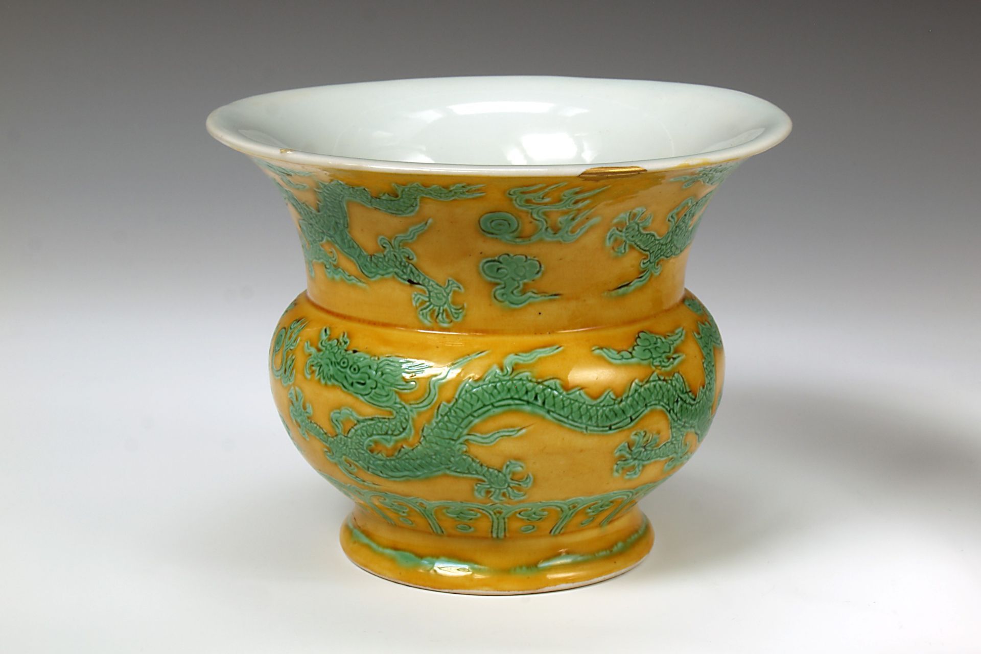 Ming dynasty imperial concubine’s spittoon