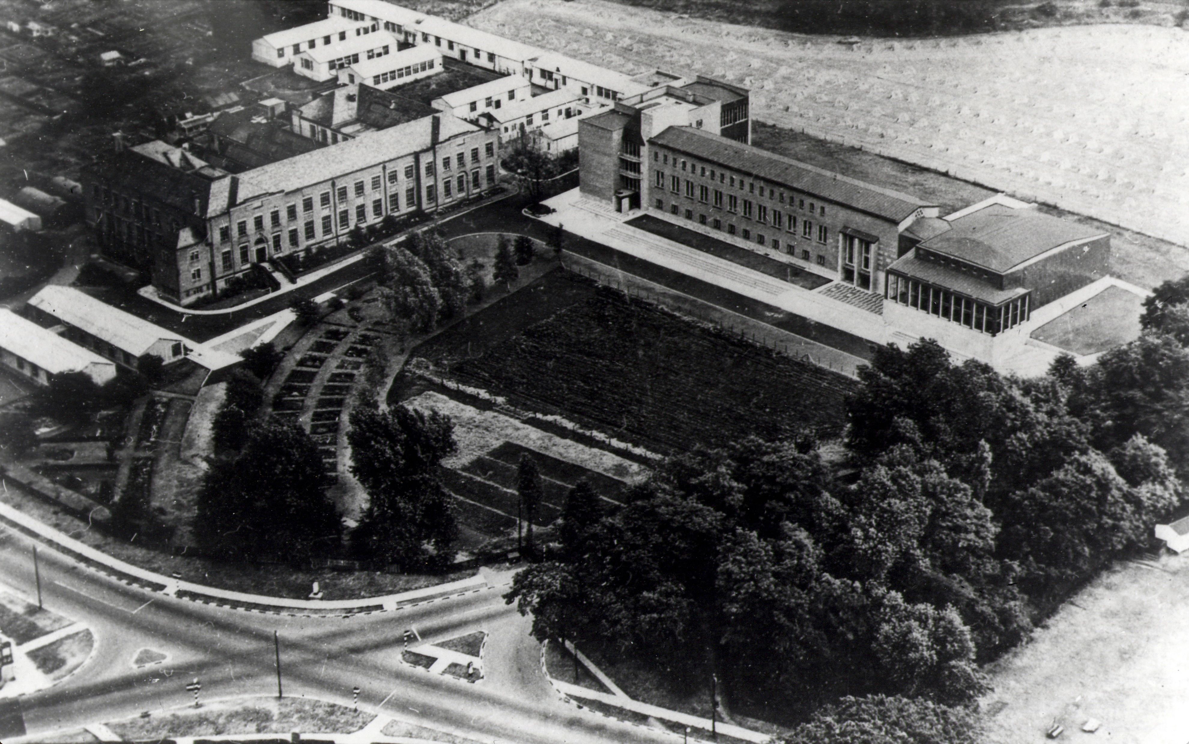 Aerial view of the science site before the Rochester Building was built