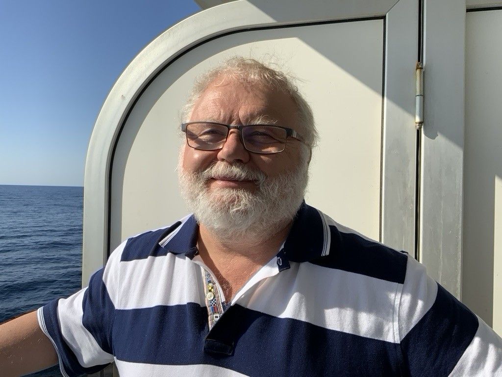 Professor Jon Gluyas aboard cruise ship
